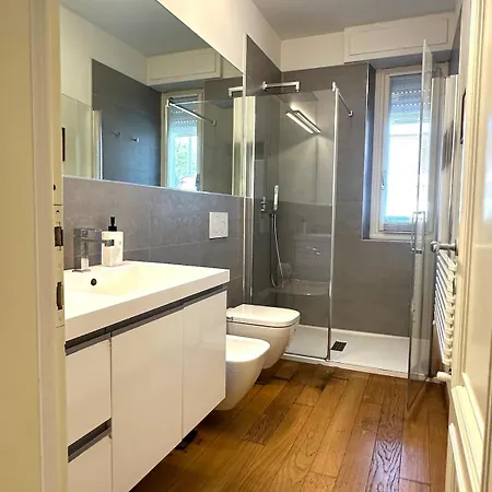 Sea View Design In Centre Apartment Viareggio