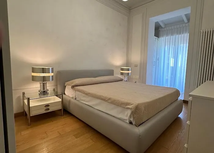 Sea View Design In Centre Apartment *